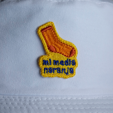 Cargar imagen en el visor de la galería, Bucket Hat Blanco