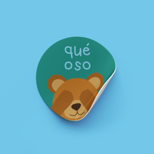 Cargar imagen en el visor de la galería, Sticker Qué oso